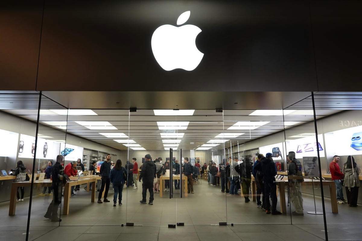 Apple stock touches intraday high after nod of confidence from Wall Street